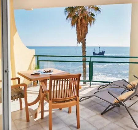 Lovely With Pool And Sea View * Funchal (Madeira)